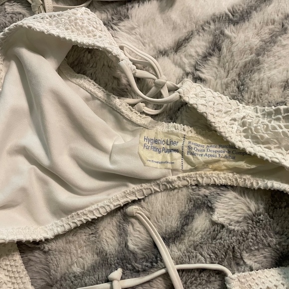 Reef White Bikini  TOP, Meshed ,NWTT,size L - Picture 2 of 6